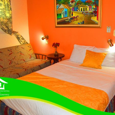 Hotel Y Apartments Los Cisneros Managua Exteriör bild